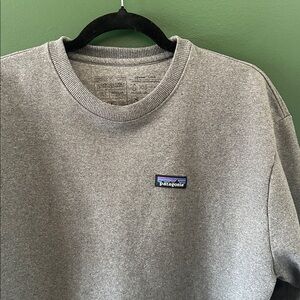 Patagonia Men's Crewneck Sweater in Gray